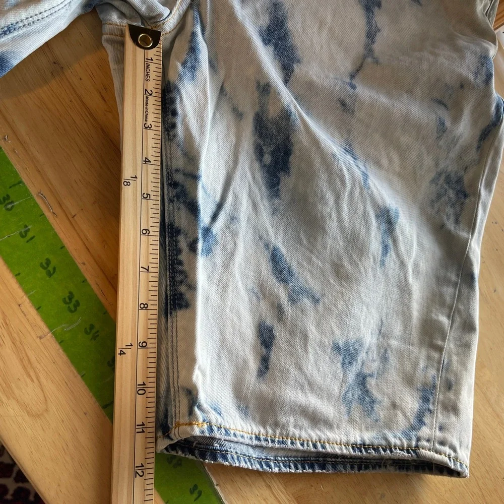 AKOO Denim Shorts Mens 40 Standard‎ Fit Acid Wash Streetwear Distressed *Read